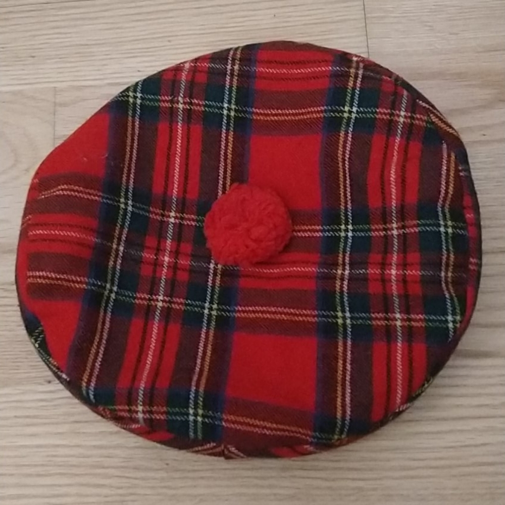 Vintage plaid beret